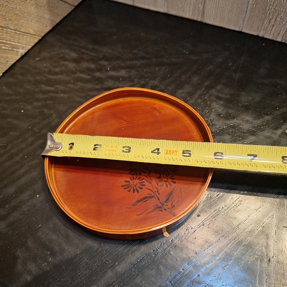 Vtg, set of 5, Japan Red Lacquer with Faux Woodgrain Floral, small round trays - Picture 5 of 8